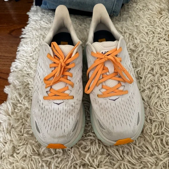 Women’s Hoka running sneaker size 9 - Picture 7 of 9